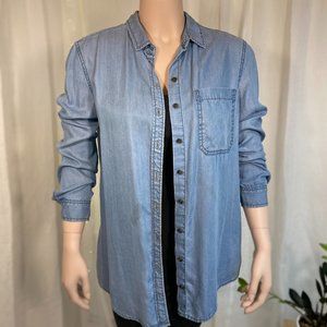 BDG Chambray Denim Button Down Shirt Soft denim